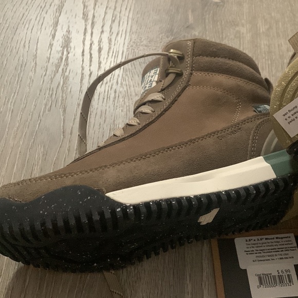 The north face hiking boots nwt - Picture 5 of 6